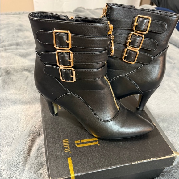 Shoes - Elegant Black Ankle Boots with Gold Buckles